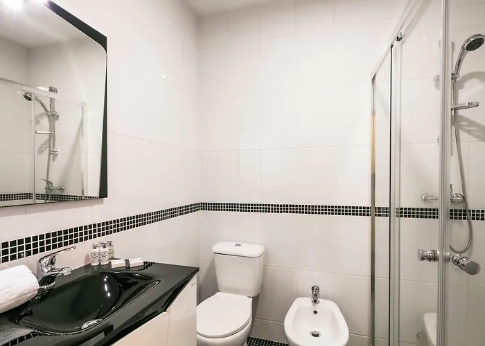 Three-Bedroom Deluxe Apartment Terrace