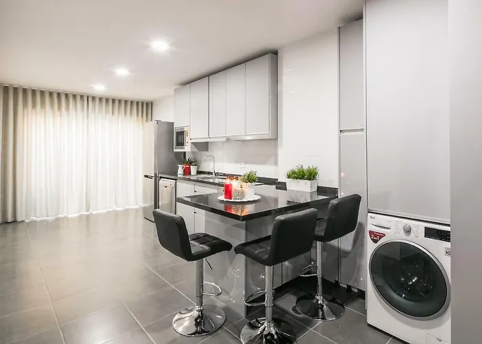 Three-Bedroom Deluxe Apartment Terrace